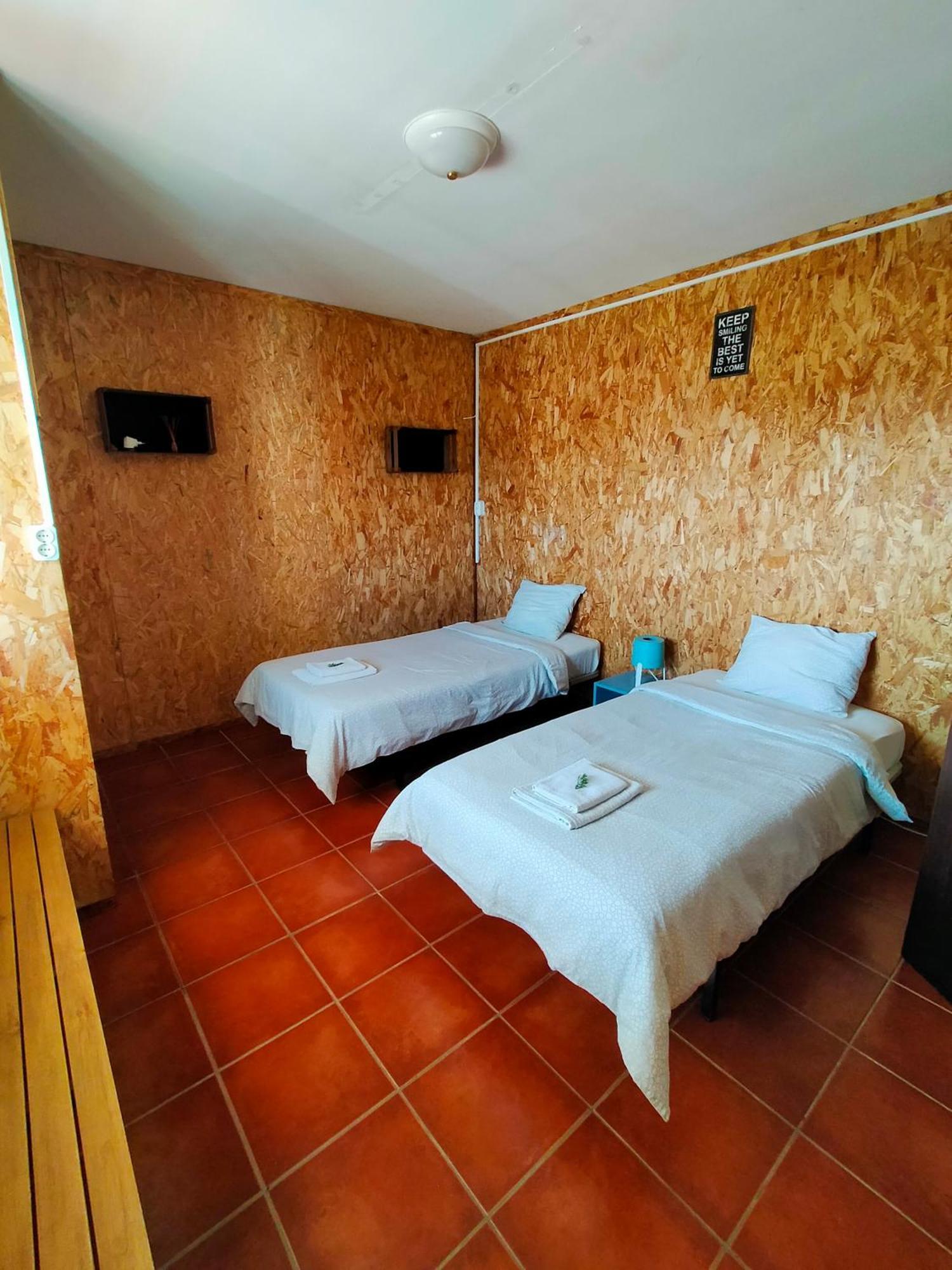 Quarto Duplo ou Twin com Casa de Banho Partilhada