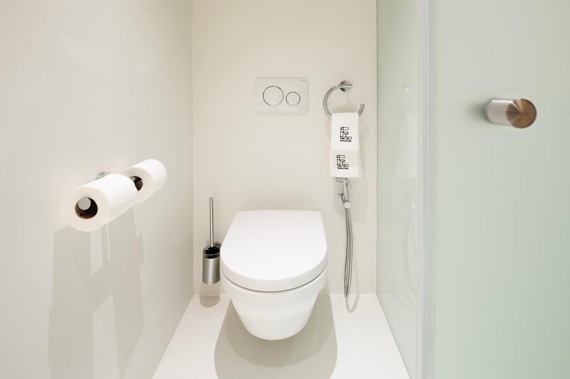 Family Room,1516400662:JPEG