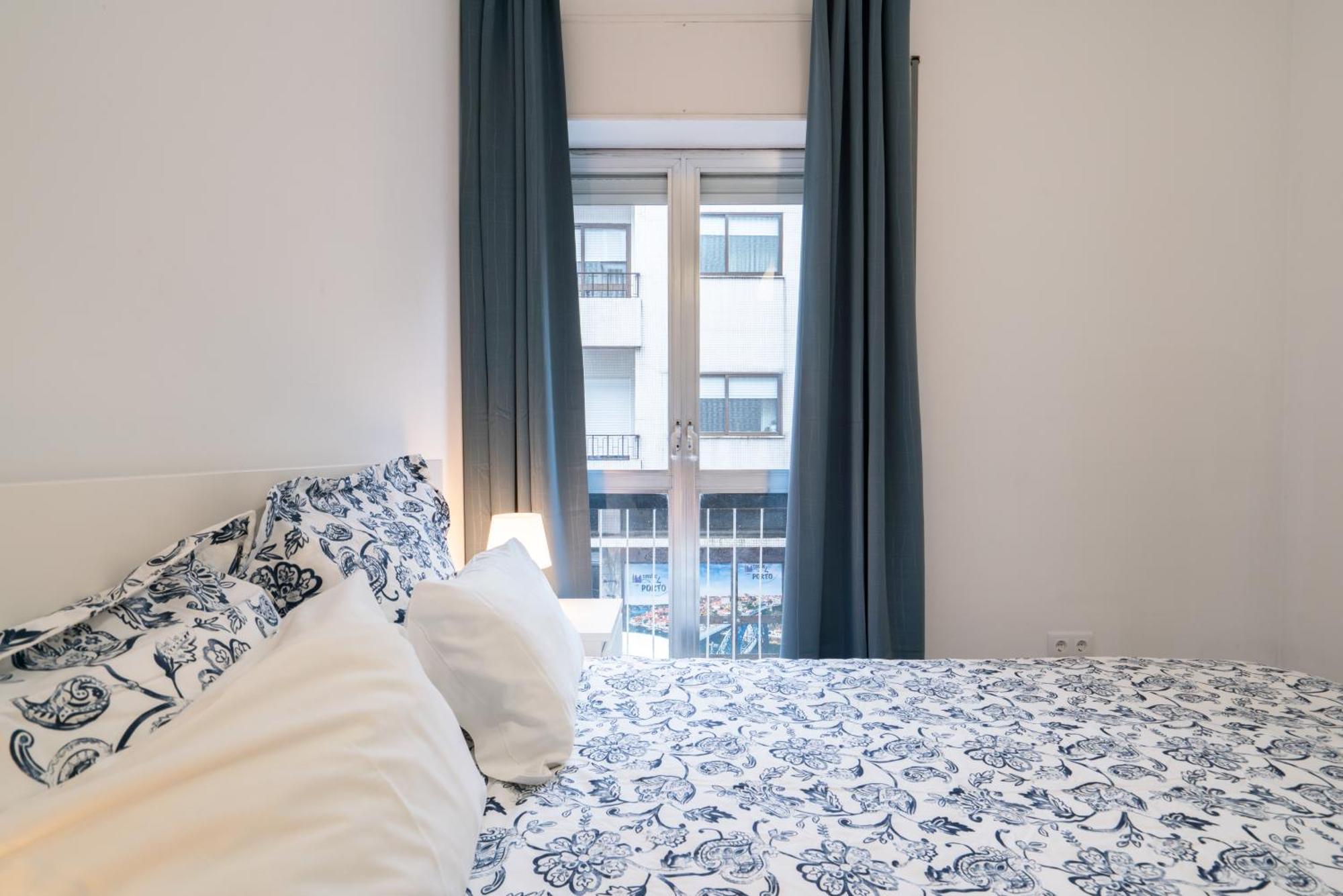 Tweepersoonskamer met Gedeelde Badkamer