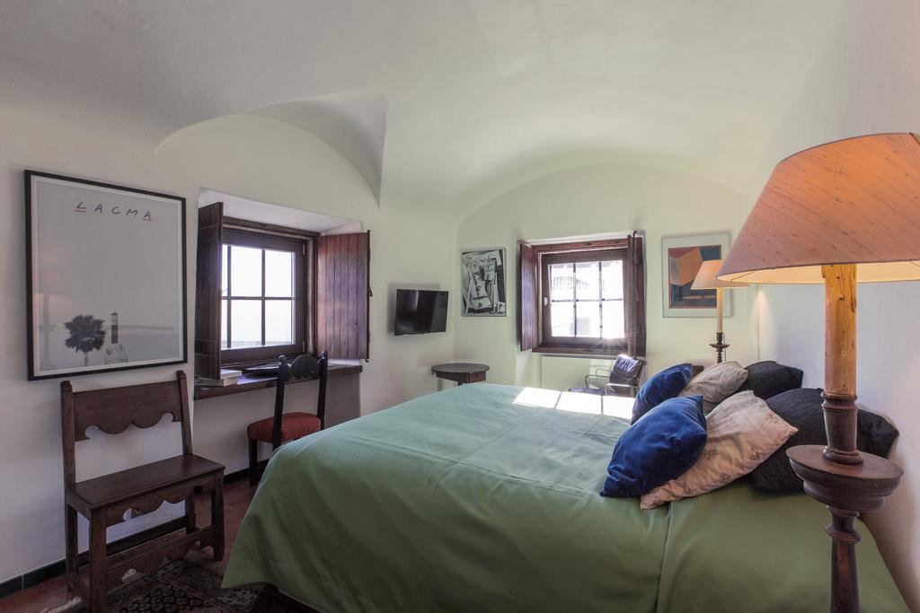 Double or Twin Room with Mountain View