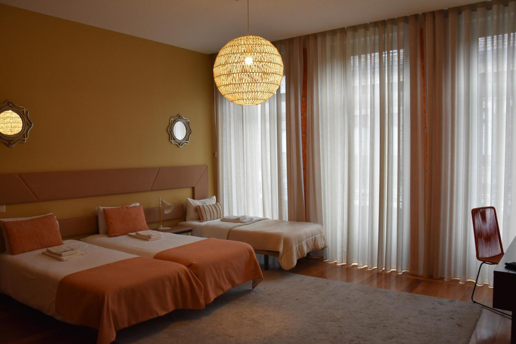 Deluxe Twin Room Street View