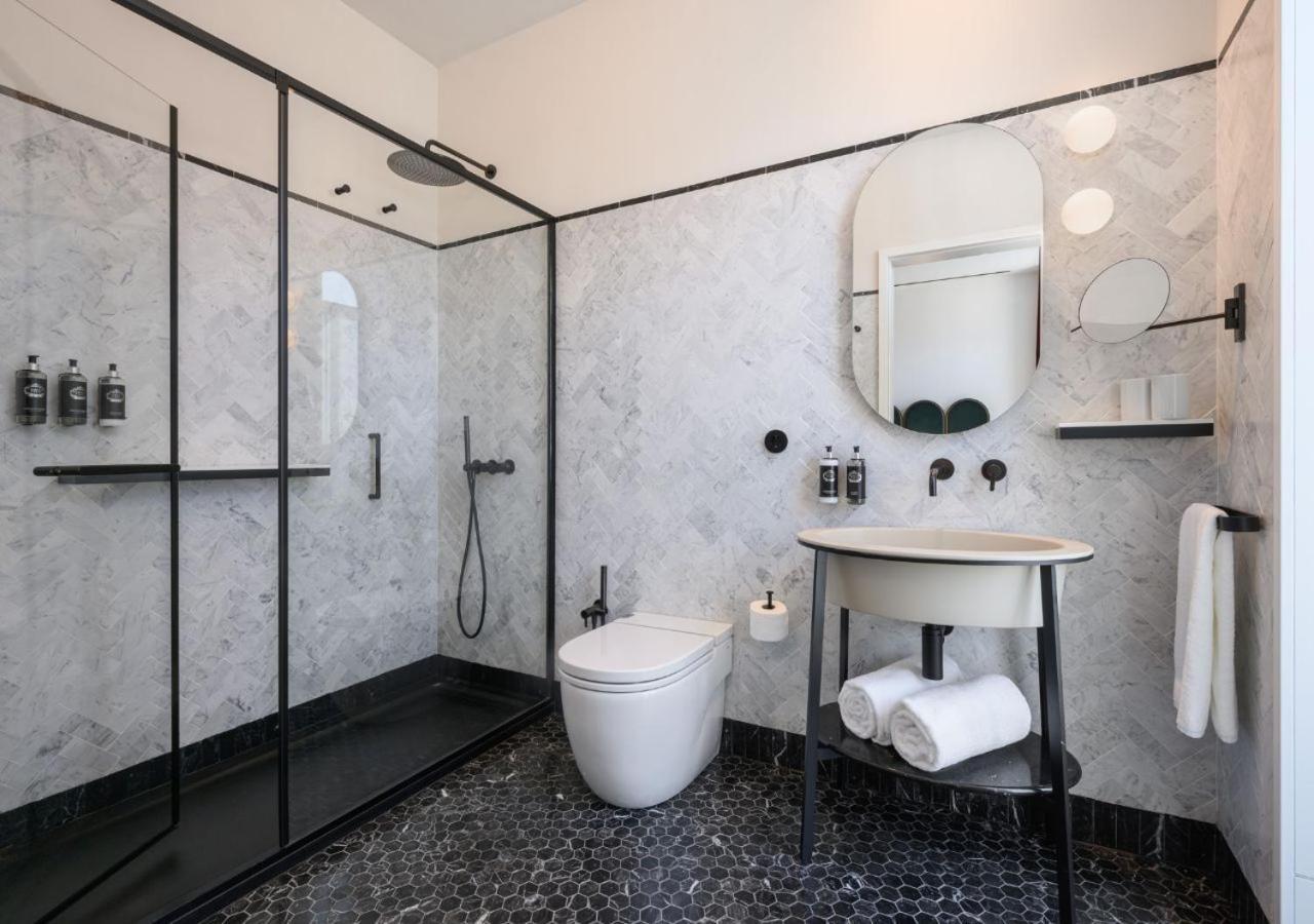 Quarto com 2 Camas de Solteiro Vista Alegre