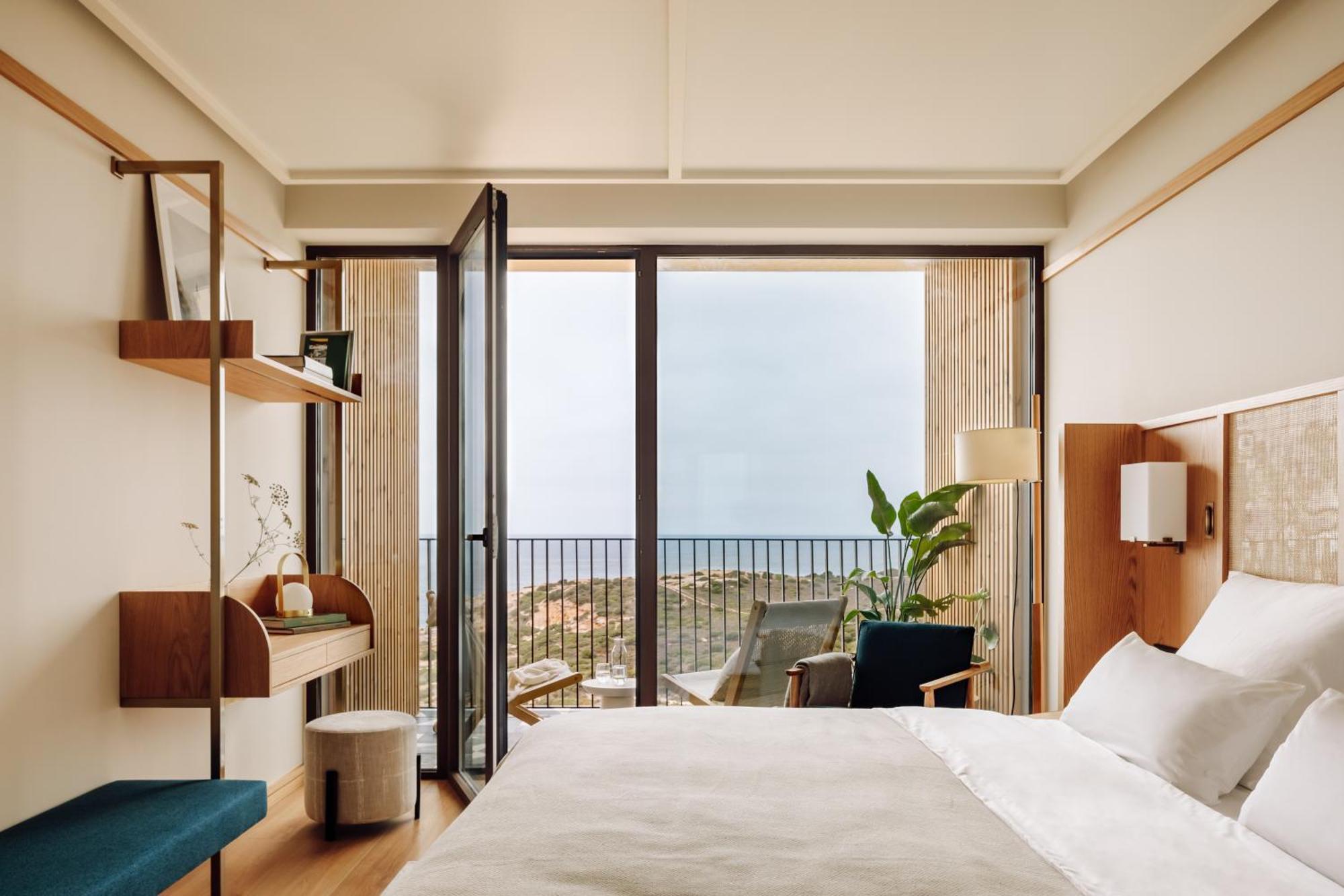 Quarto Duplo com Varanda e Vista Oceano
