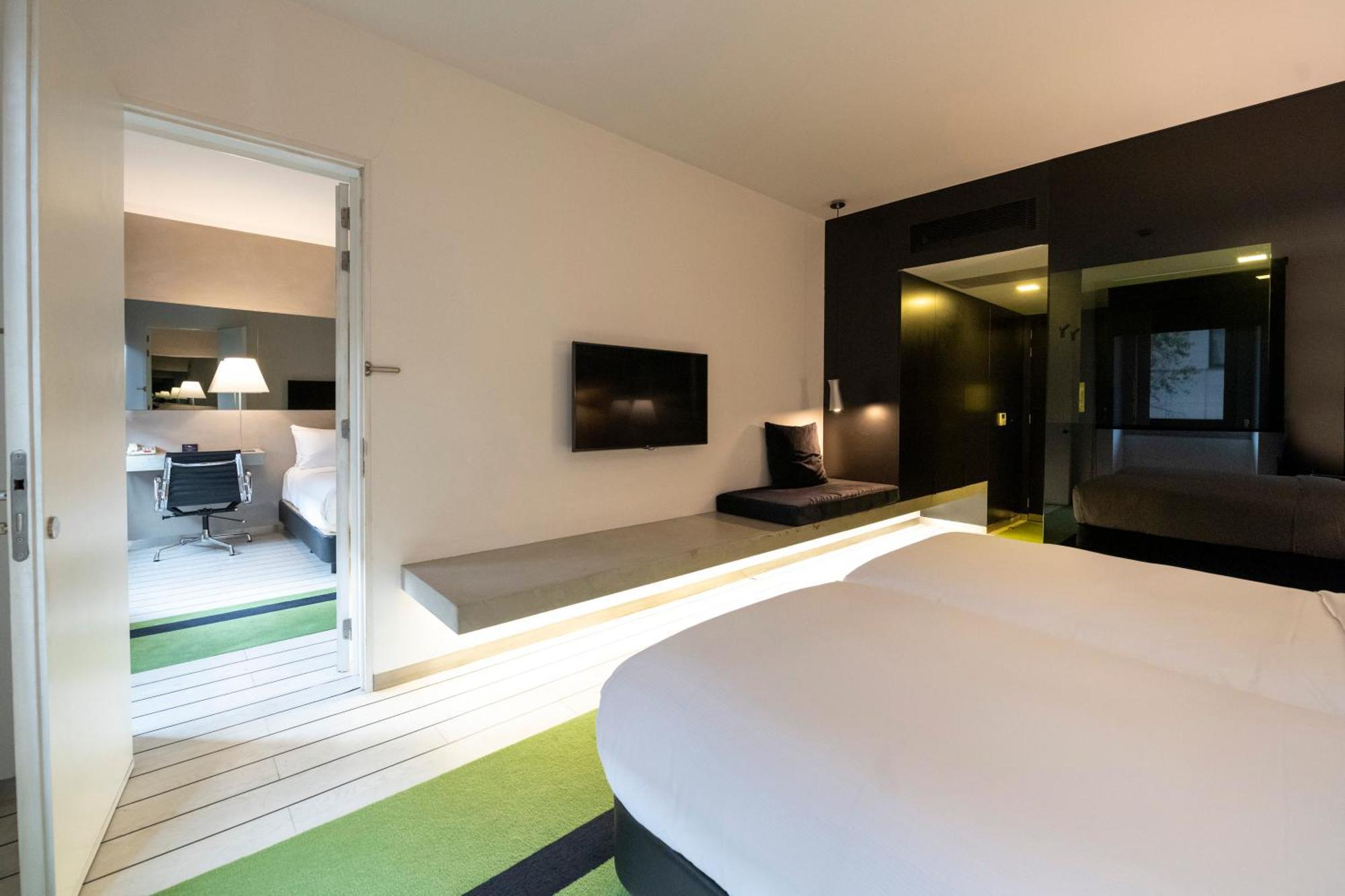 Quarto com 2 Camas de Solteiro