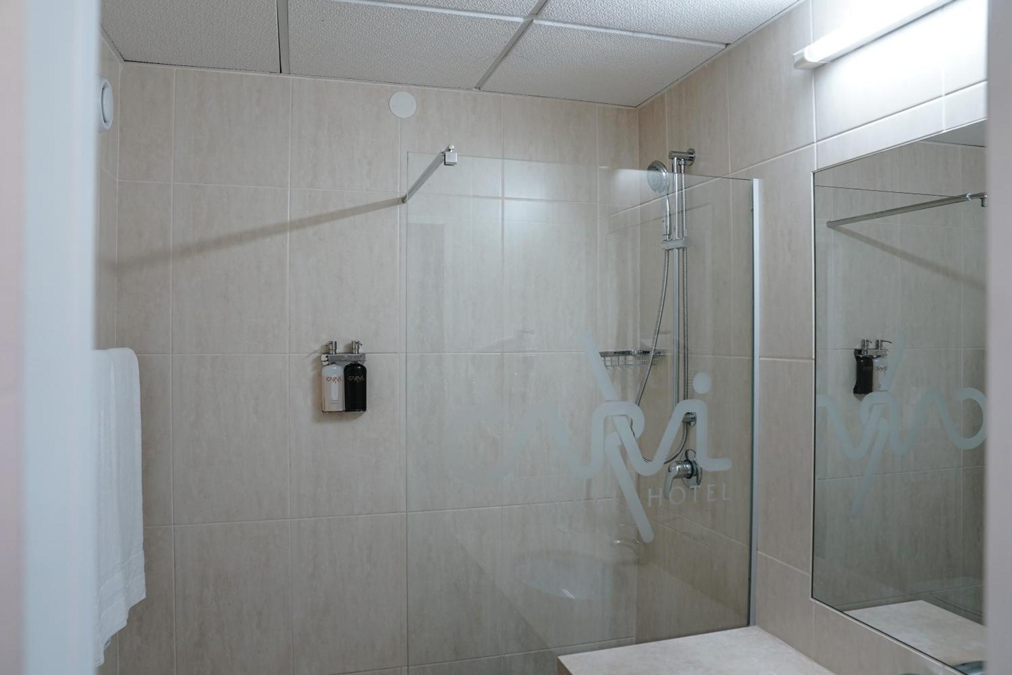 Doppelzimmer mit seitlichem Meerblick