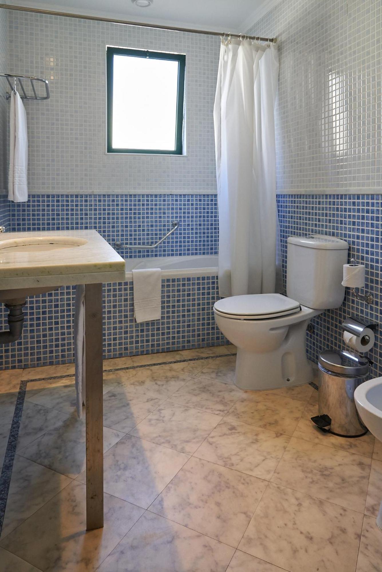 Deluxe Double or Twin Room City View