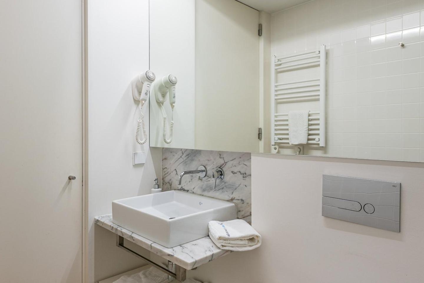 Quarto Duplo