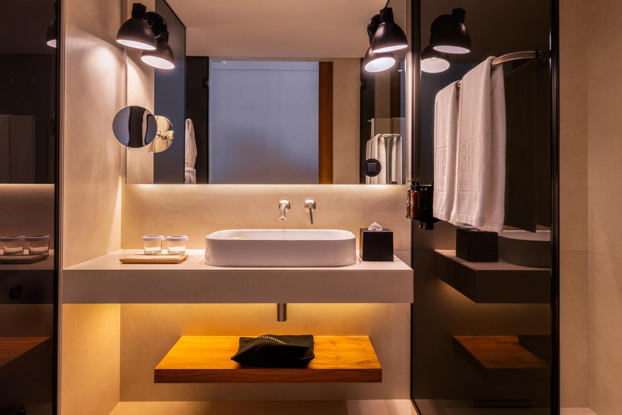 Quarto Duplo Standard com Banheira de Hidromassagem
