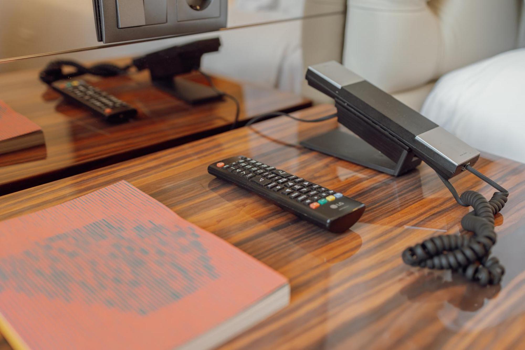 Family Room,1576850549:JPEG