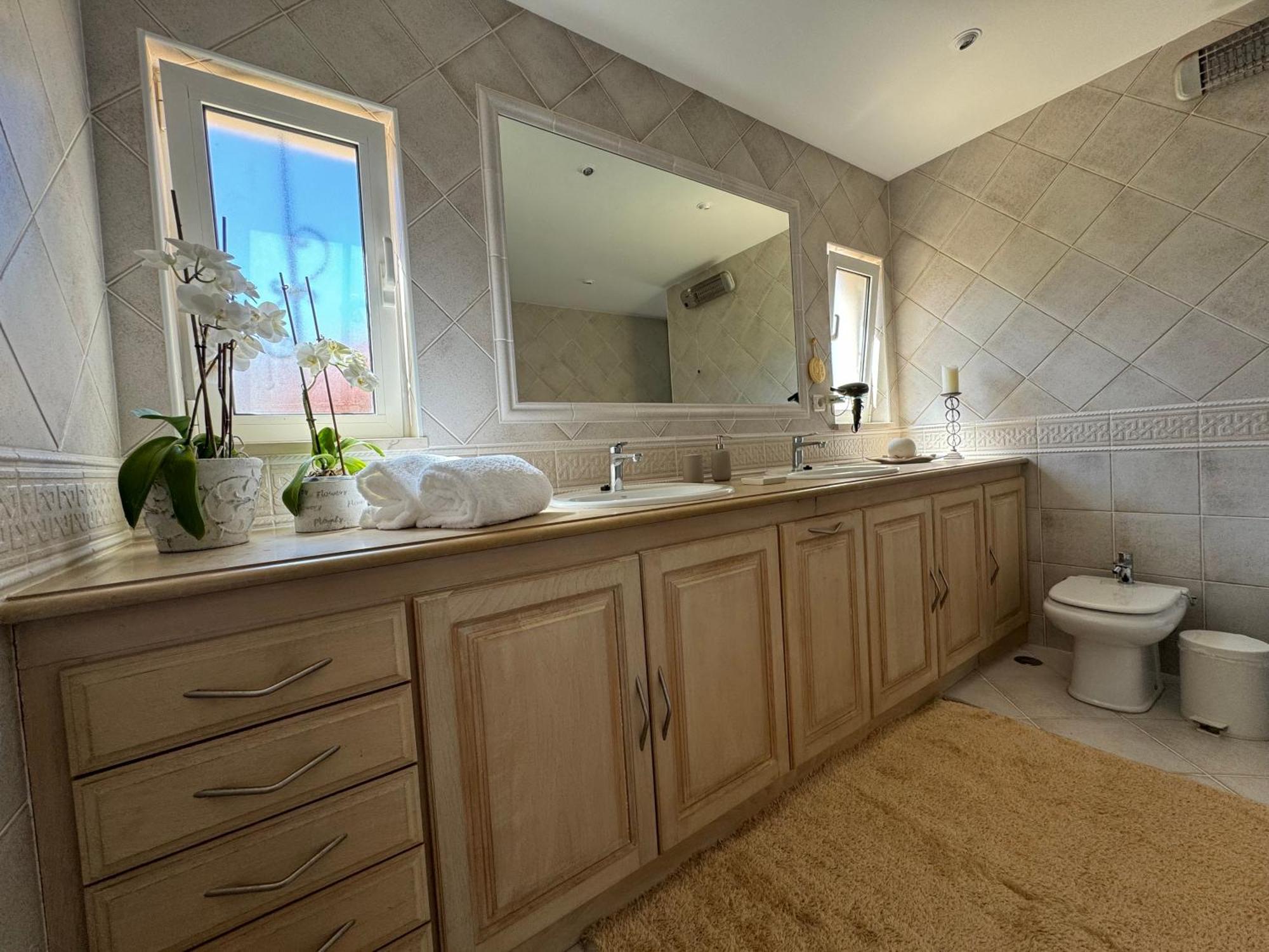 Habitación Deluxe con baño privado - 1 cama extragrande