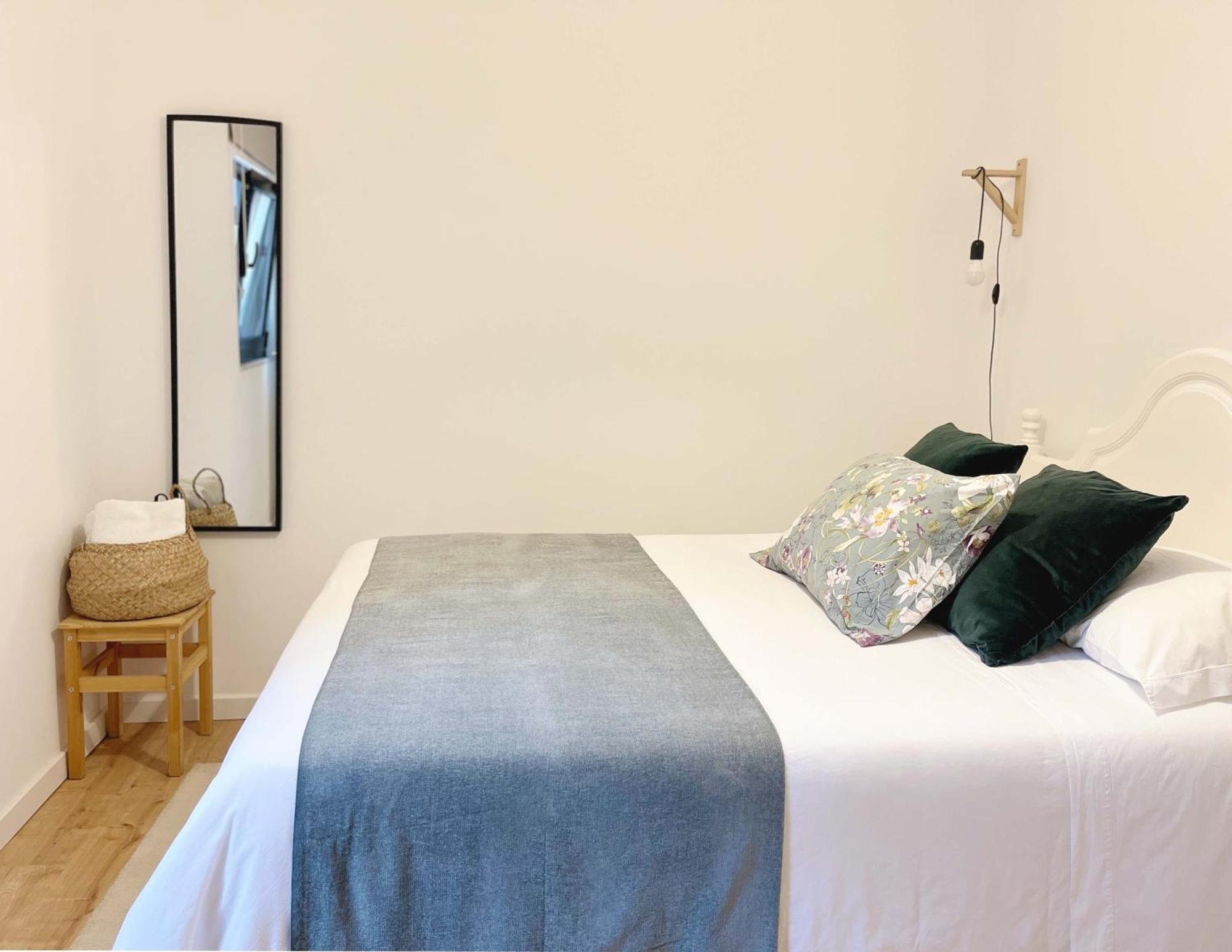 Small Double Room,1592969364:JPEG