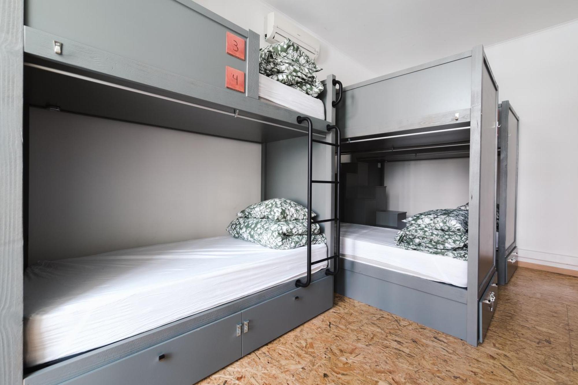 Single Bed 10-Bed Dormitory Room