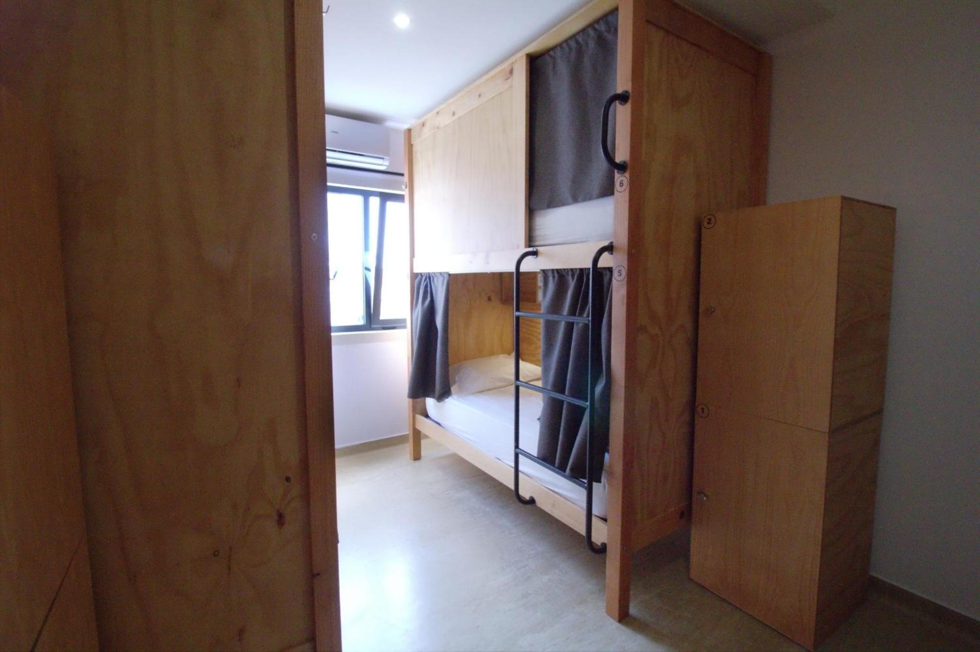Bed in 6-Bed Mixed Dormitory Room
