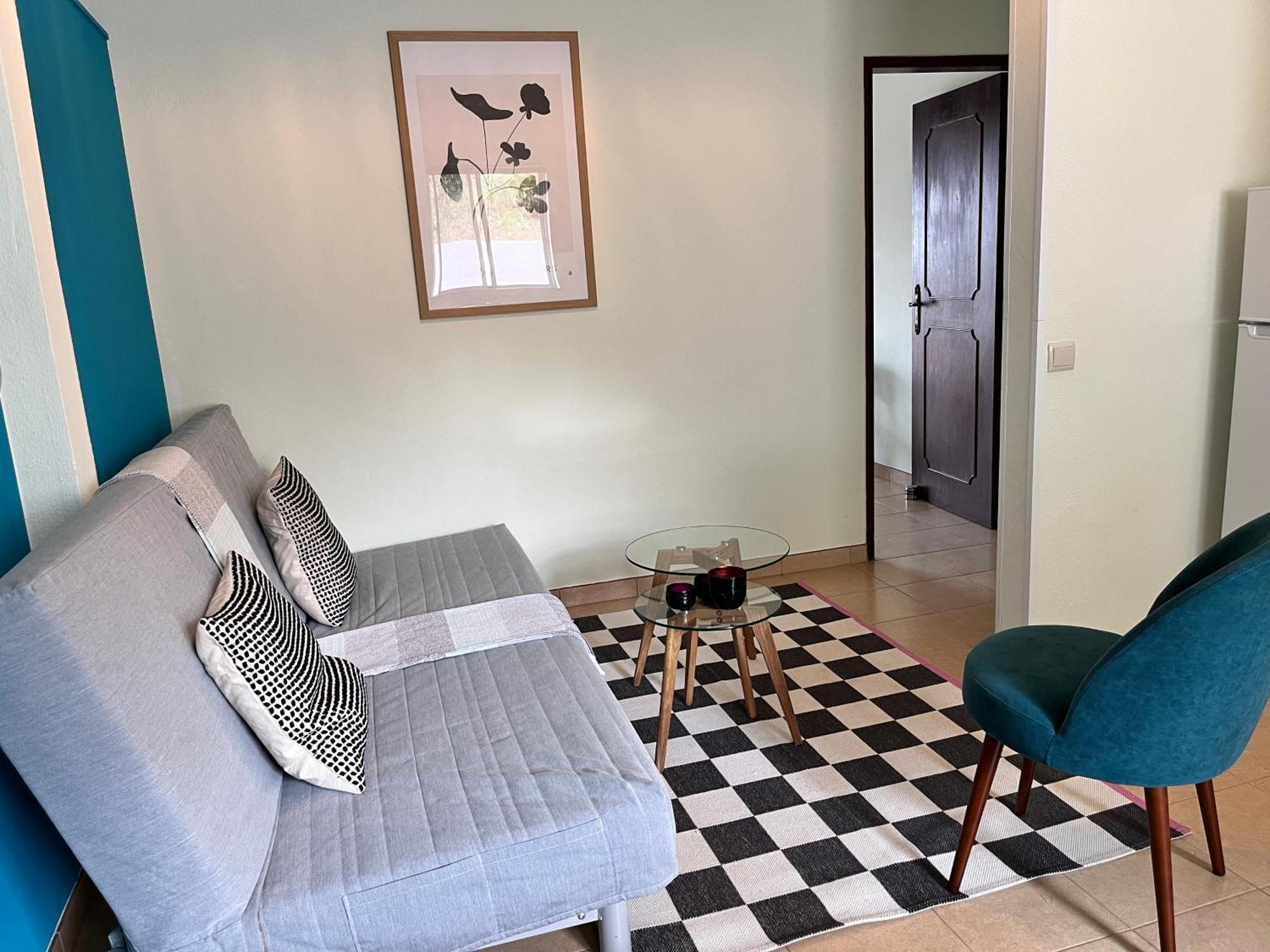 Apartment Terrace,1608367492:JPEG