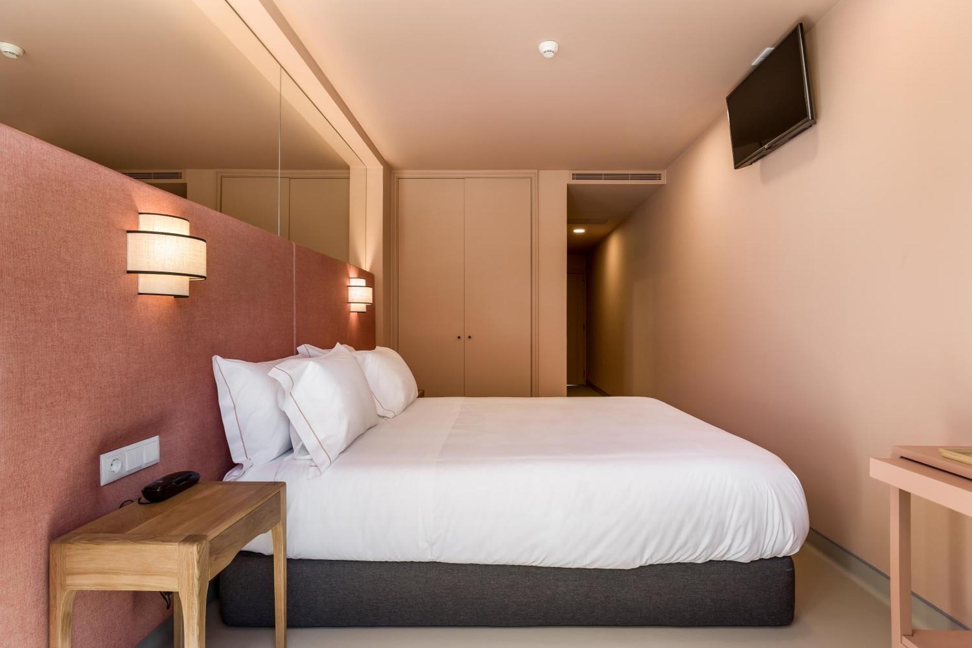 Double Room with City View,1613413975:JPEG