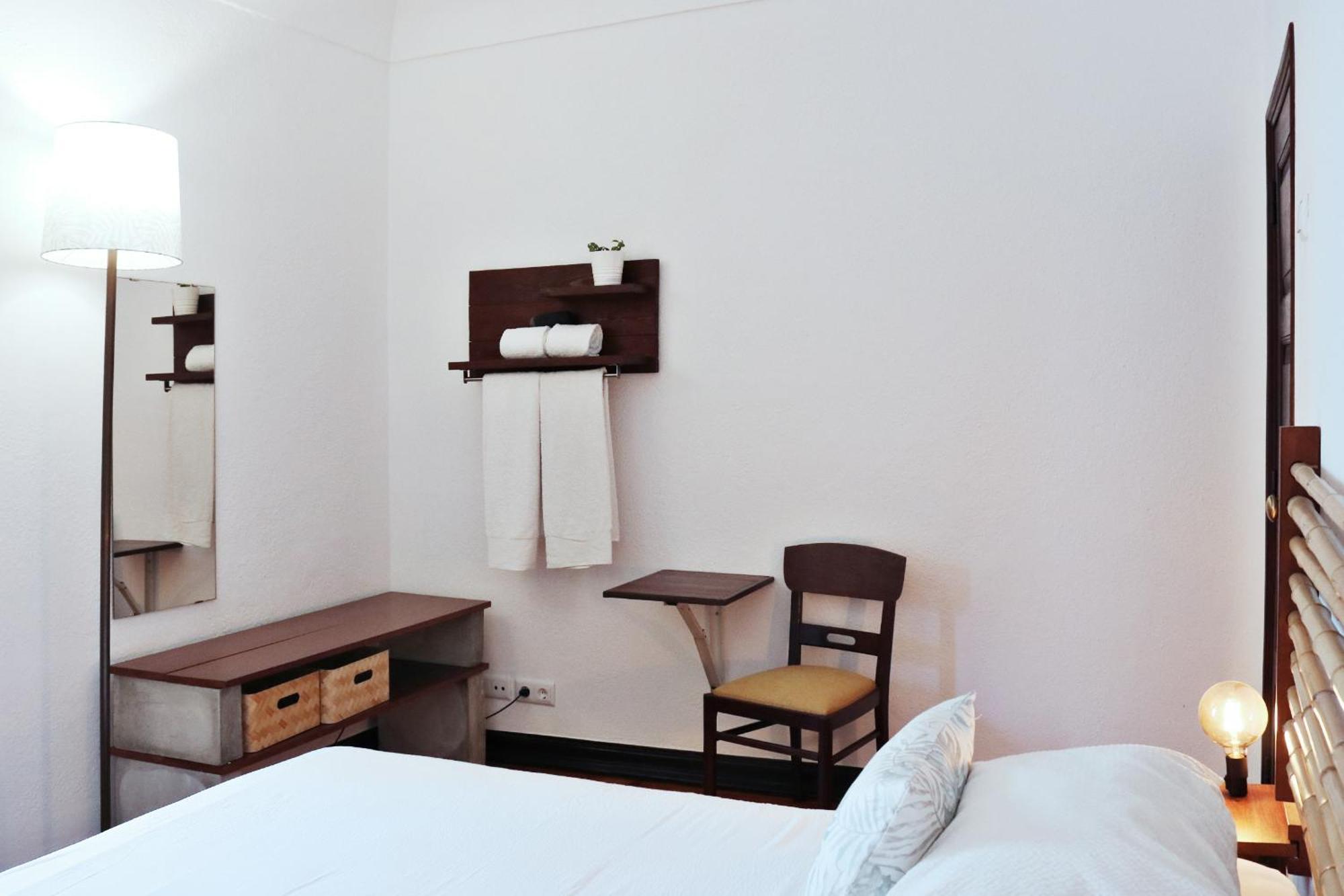 Tweepersoonskamer met Gedeelde Badkamer