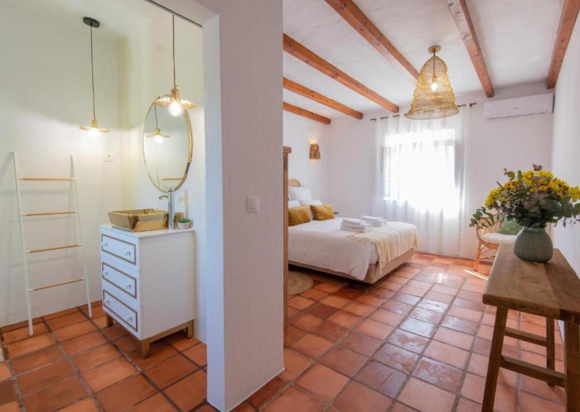 Quarto Duplo com Casa de Banho Privativa