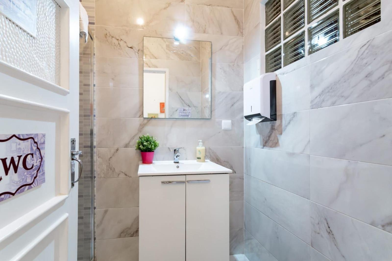 Double Room with Shared Bathroom,1617868390:JPEG