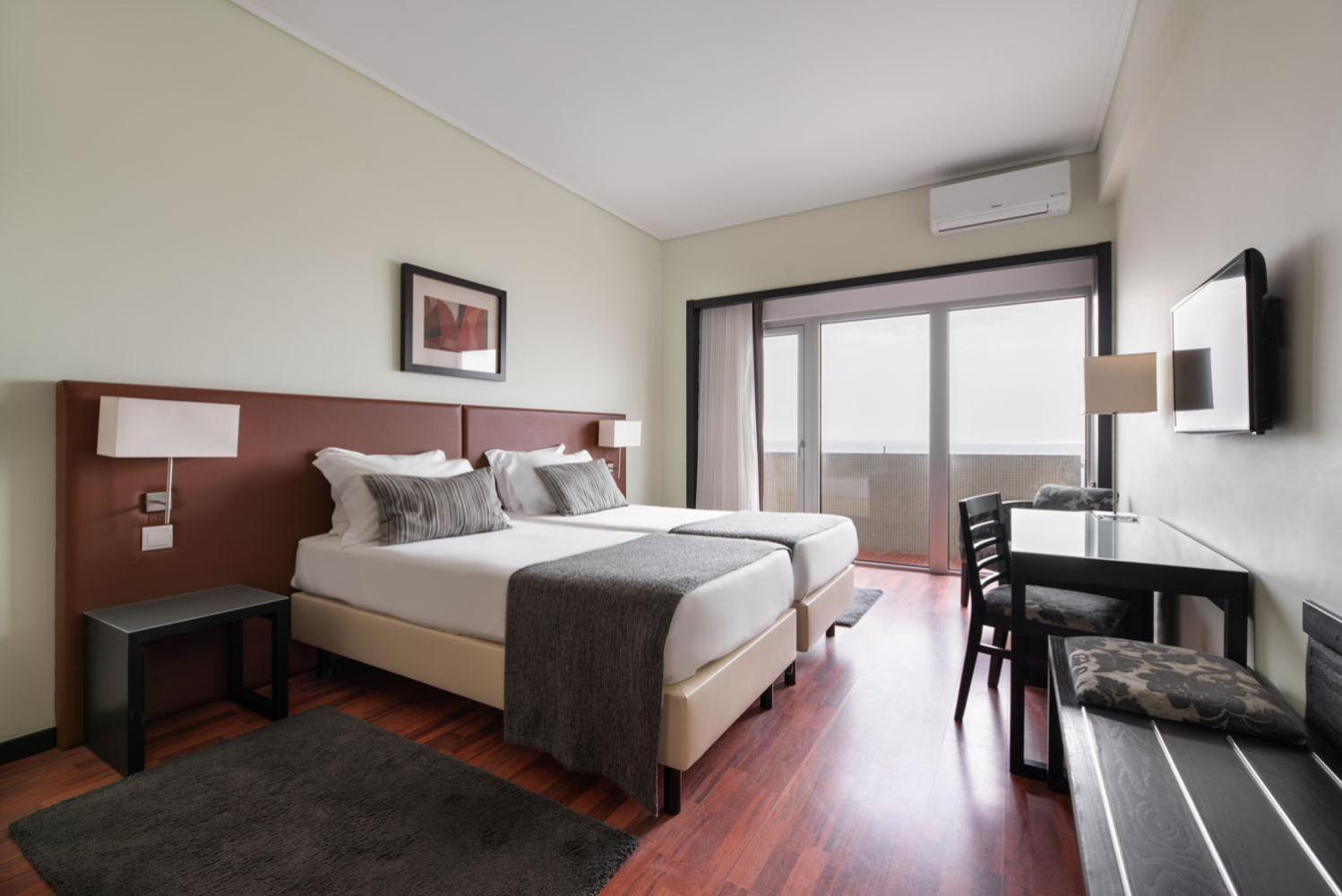 Double or Twin Room Front Sea View