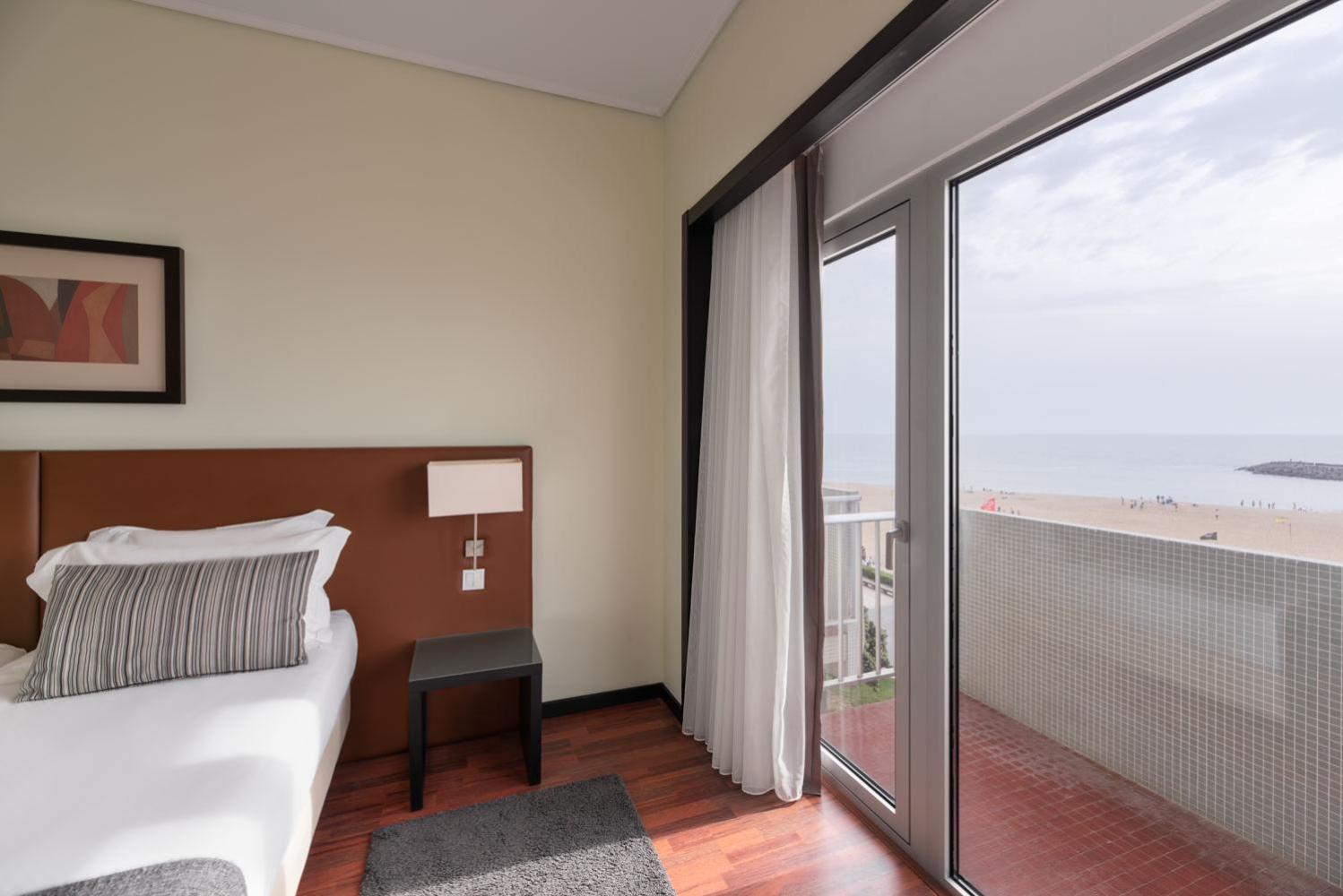 Double or Twin Room Front Sea View