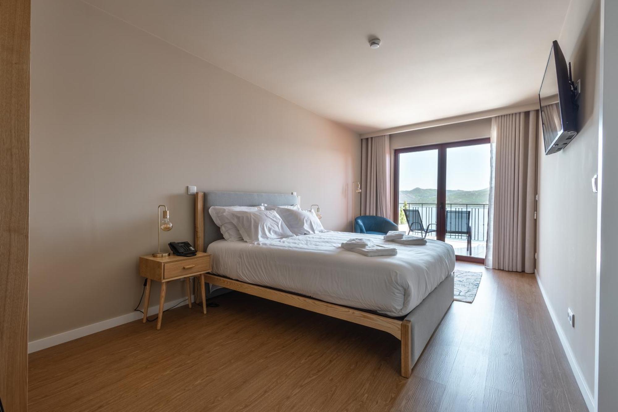 Quarto Duplo com Vista Lago