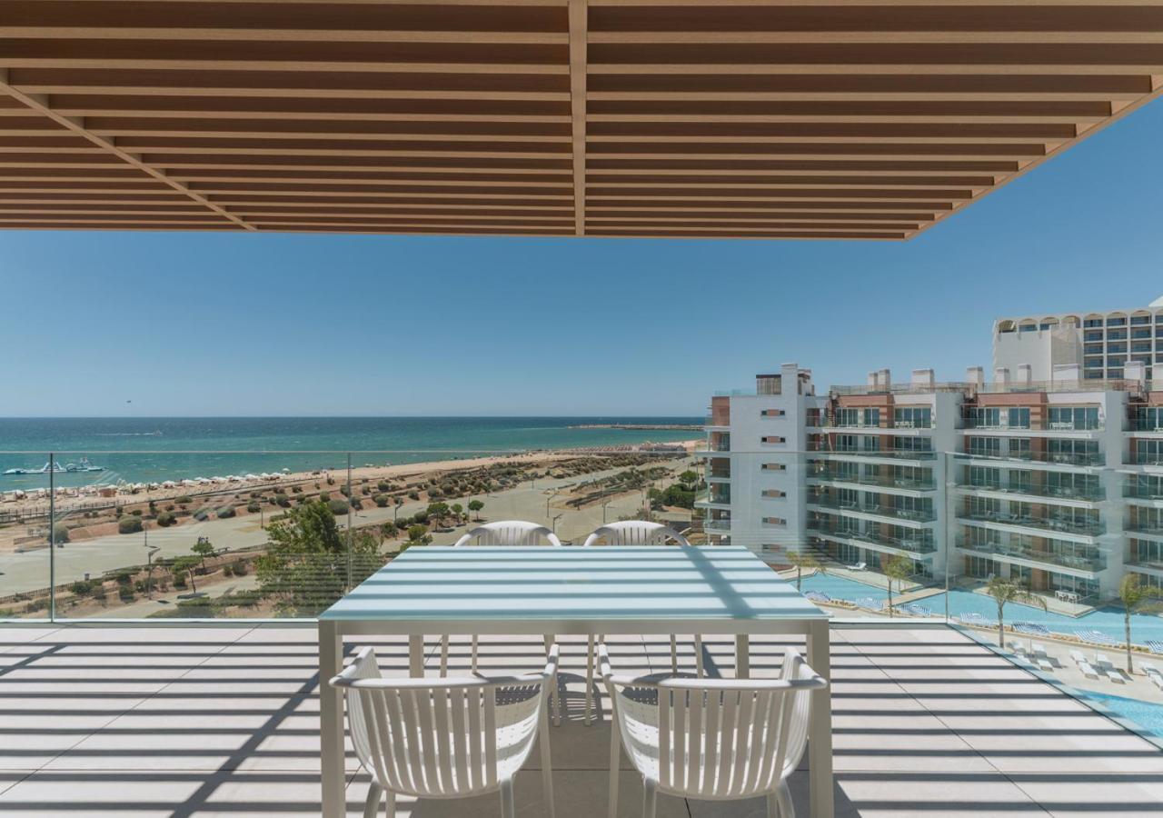 Two-Bedroom Apartment with Rooftop Jacuzzi