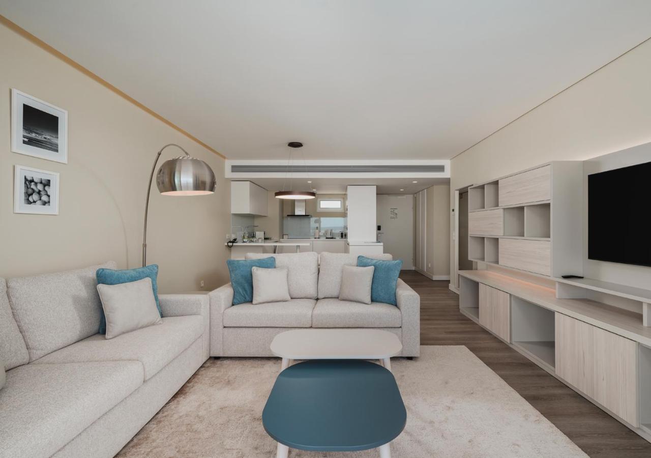 One-Bedroom Apartment with Rooftop Jacuzzi