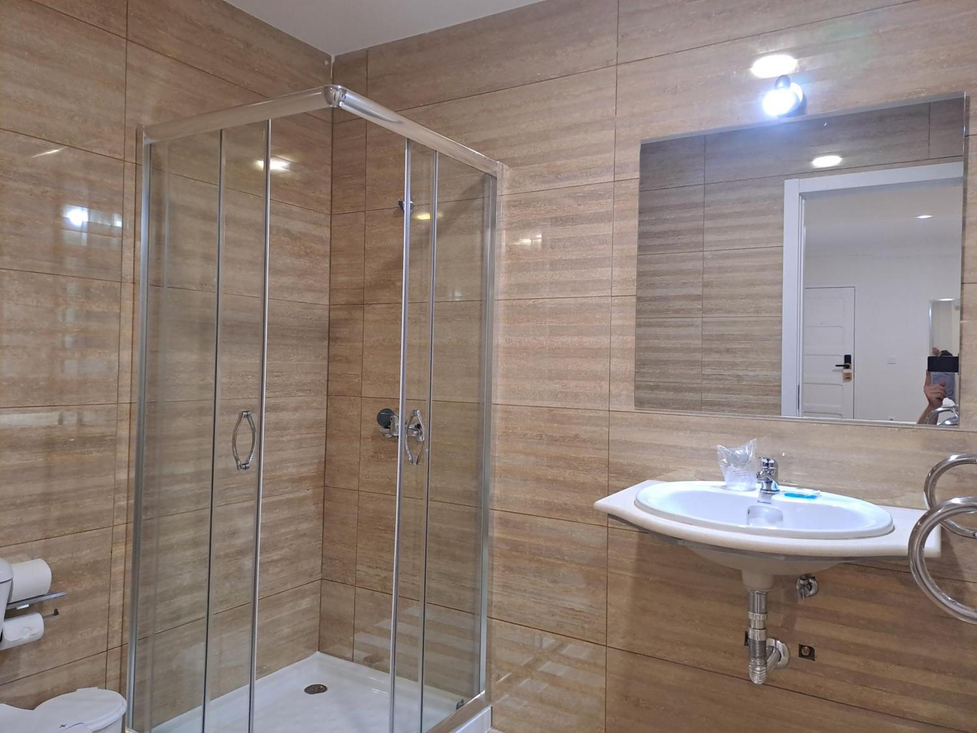 Quarto Familiar com Casa de Banho Privativa