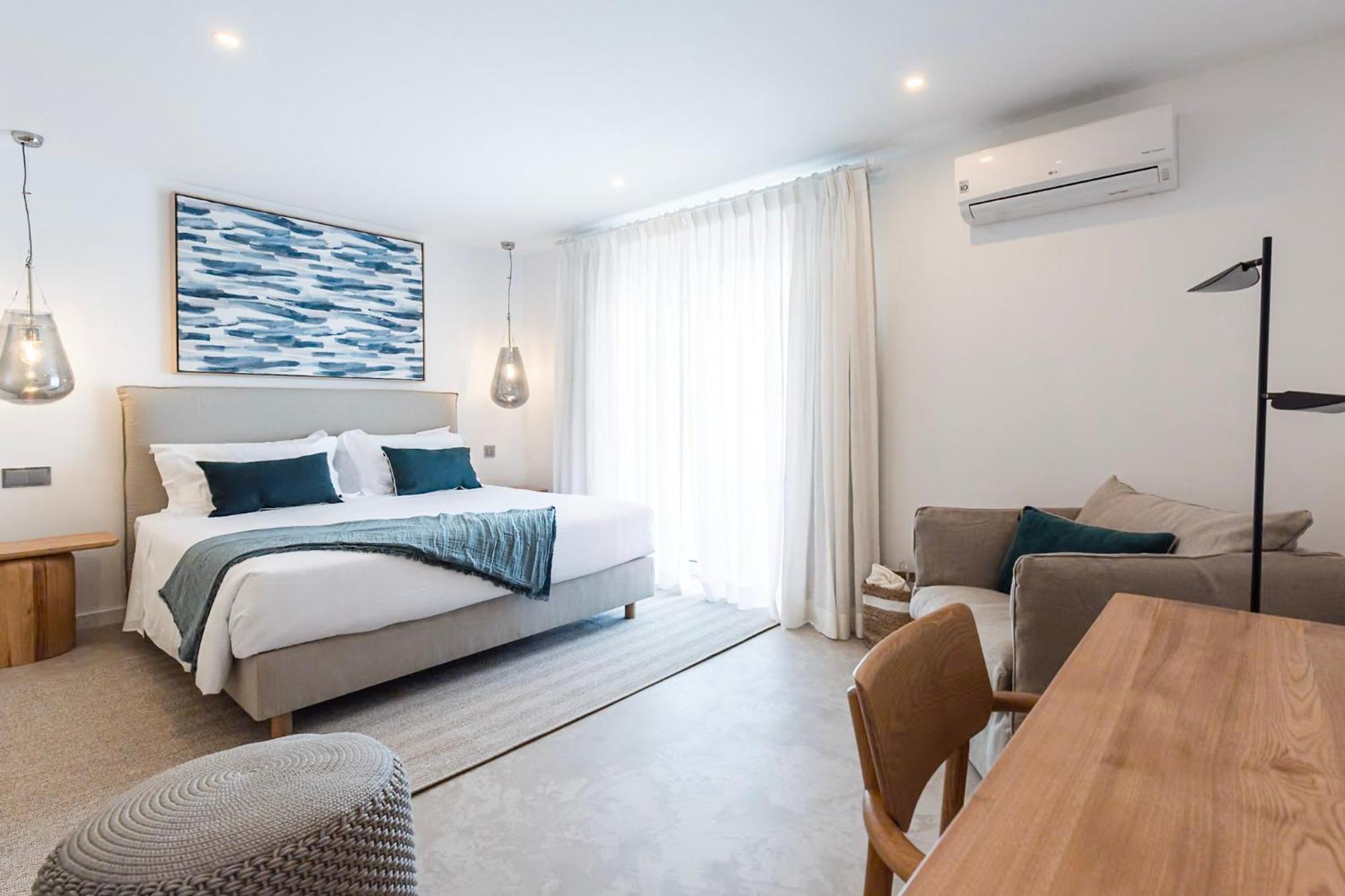 Habitación Doble Deluxe con balcón y vistas al mar
