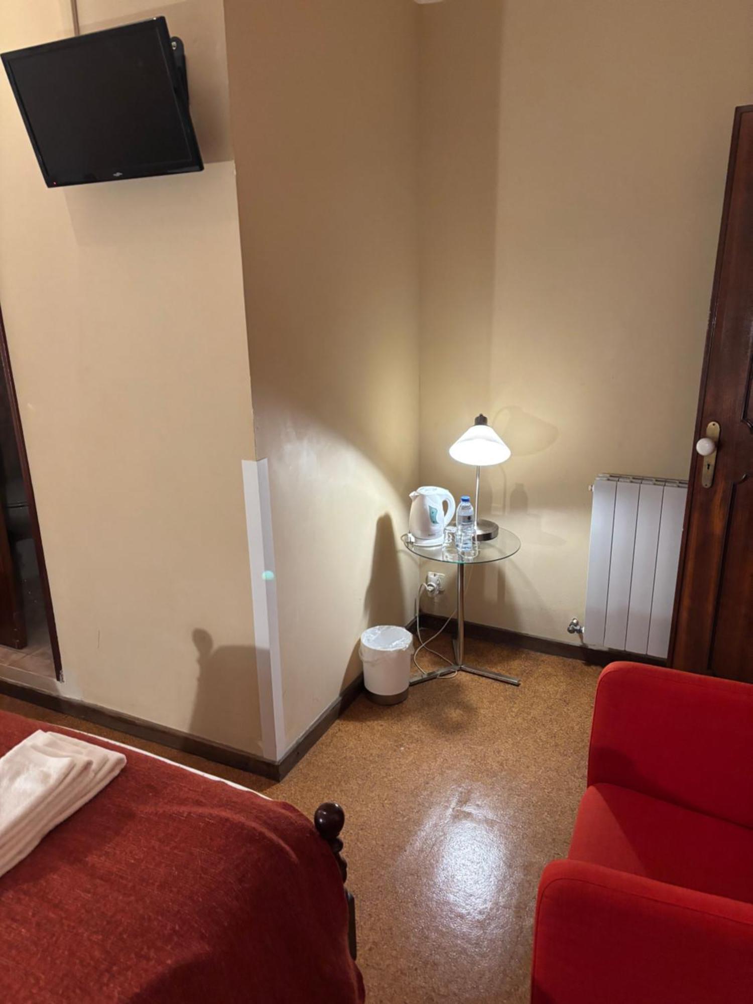 Quarto com 2 Camas de Solteiro