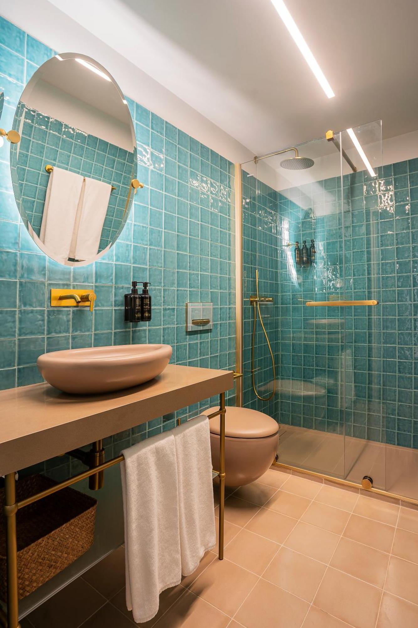 Superior One-Bedroom Apartment with Balcony