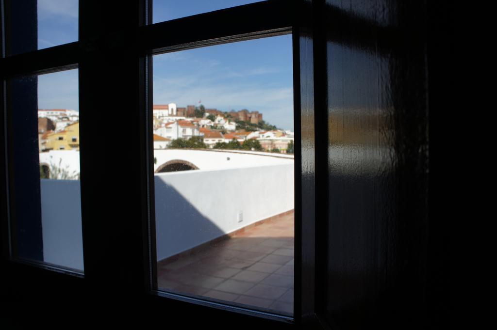 Quarto Quádruplo Económico com Casa de Banho Partilhada