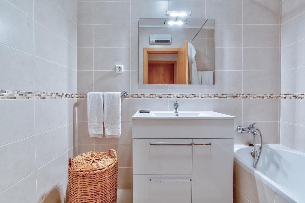 Three-Bedroom Apartment Ocean View
