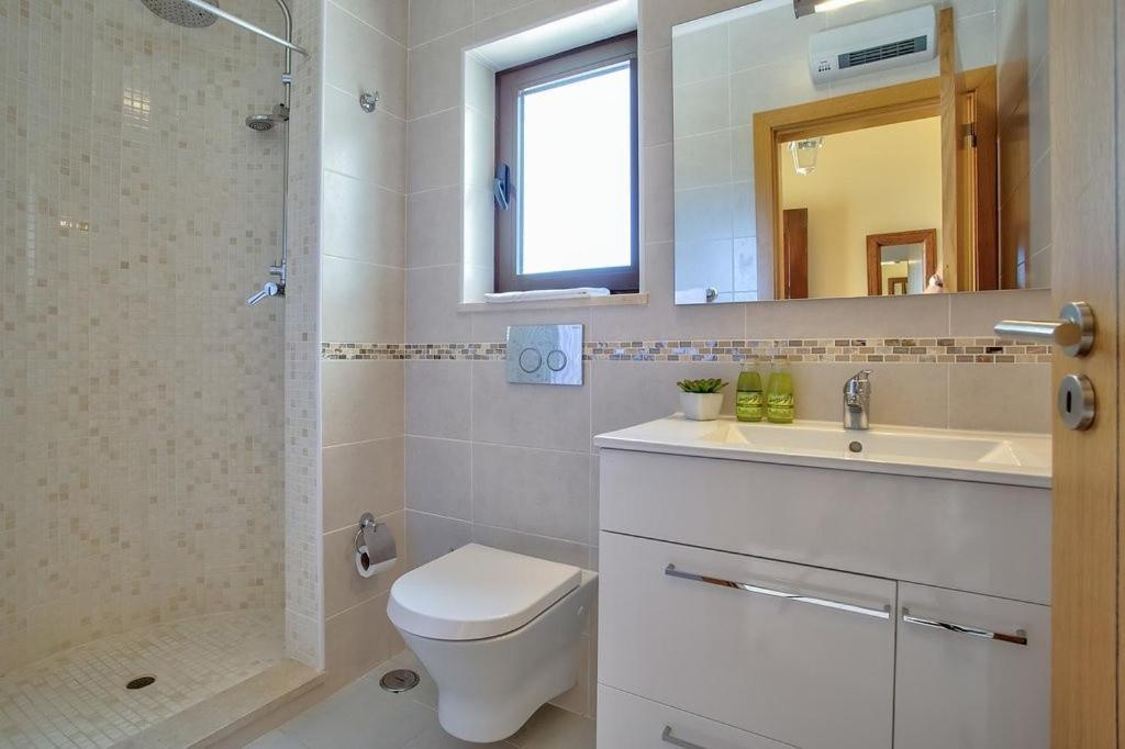Three-Bedroom Apartment Ocean View