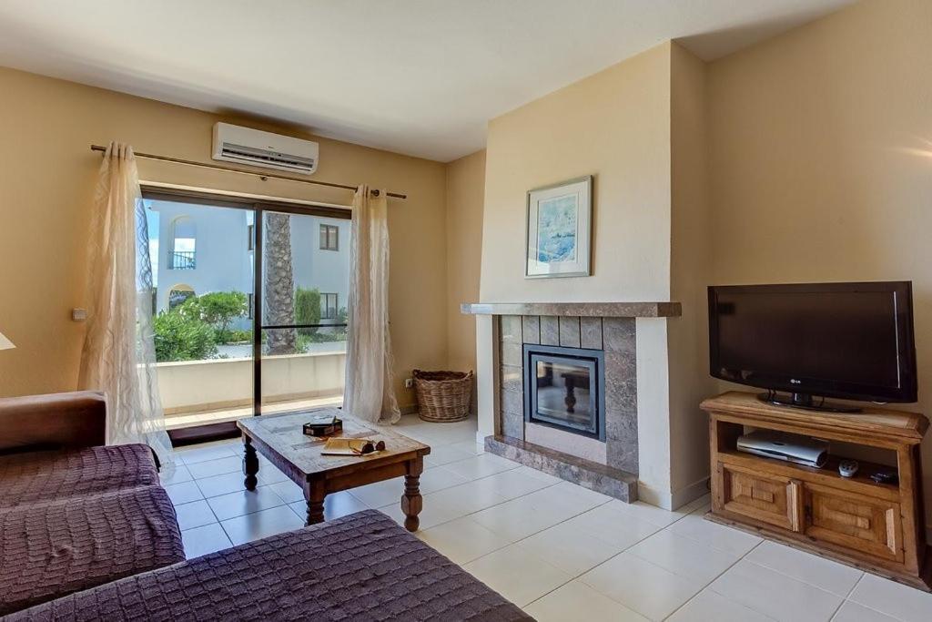Three-Bedroom Apartment Ocean View