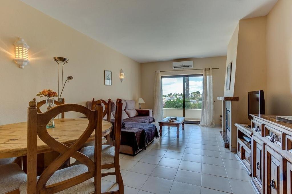 Three-Bedroom Apartment Ocean View