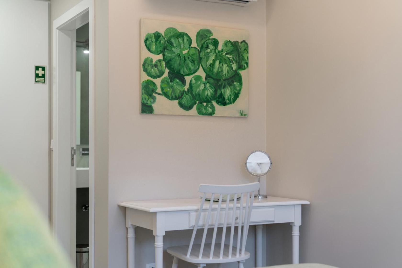 Quarto Standard com Cama de Casal ou 2 de Solteiro e Vista do Jardim