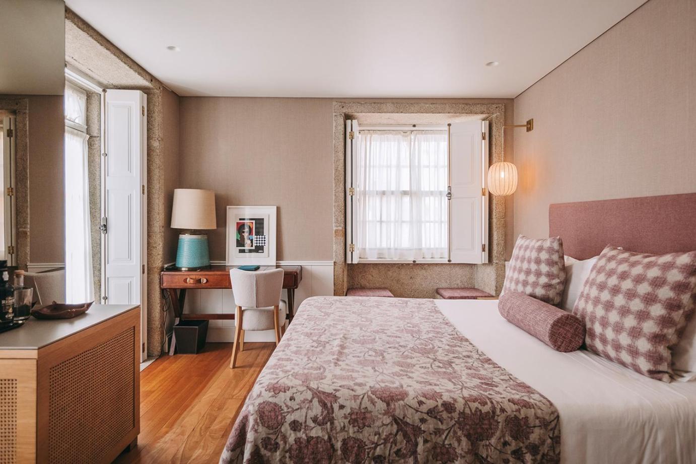 Deluxe Doppel- oder Zweibettzimmer mit Flussblick und Balkon
