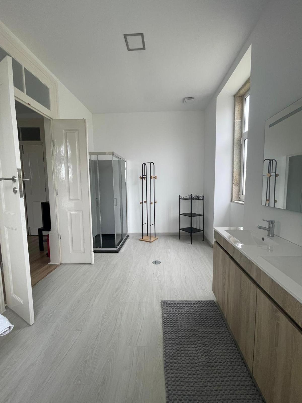 Quarto Familiar com Casa de Banho Privativa