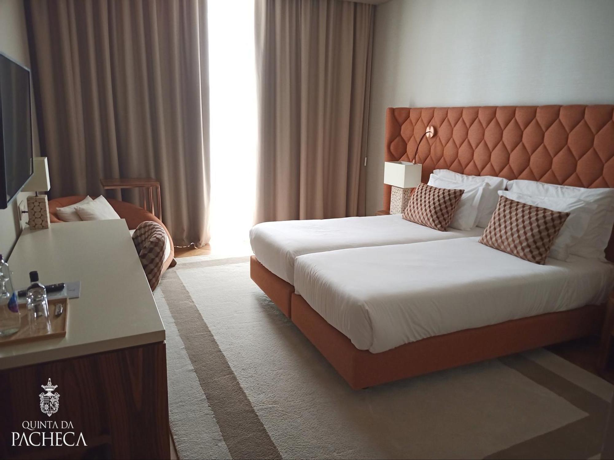 Twin Room,1716067304:JPEG