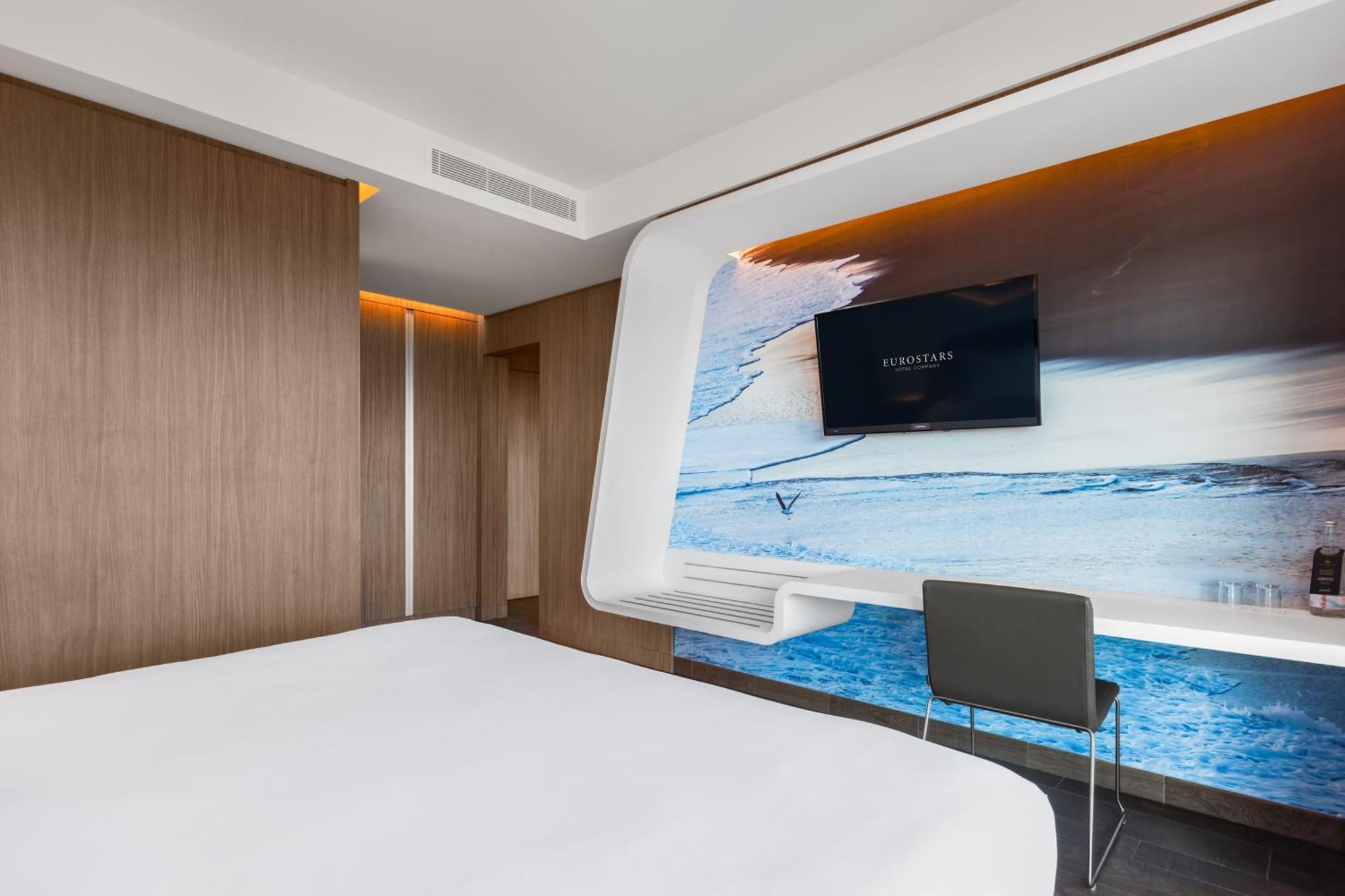 Junior Suite with Balcony and Sea View,1699098851:JPEG