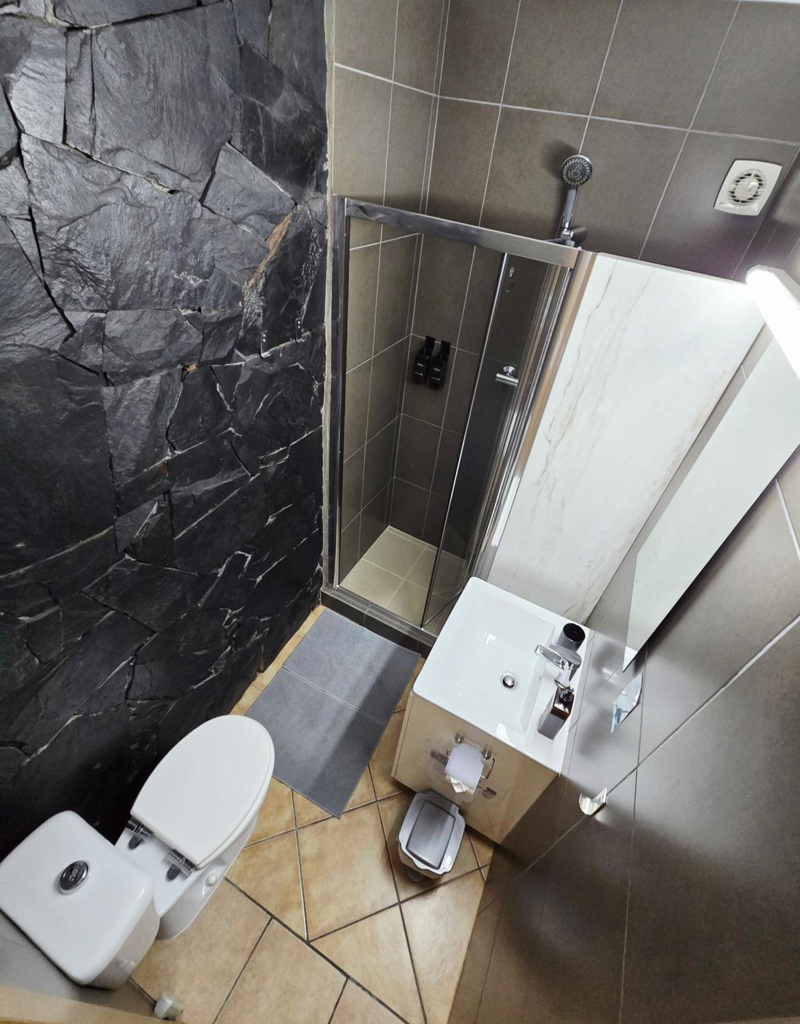 Double Room Private Bathroom
