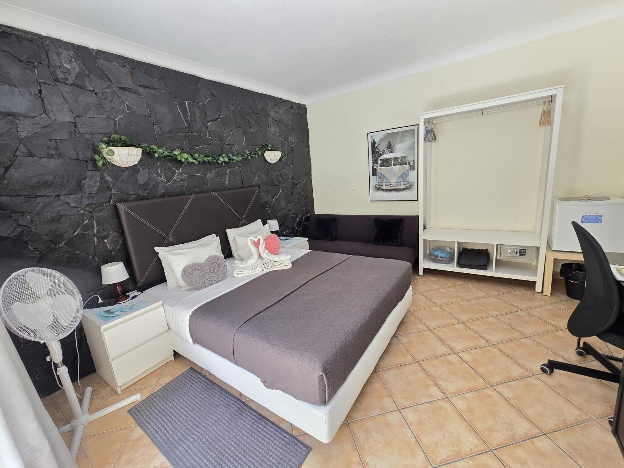Double Room Private Bathroom