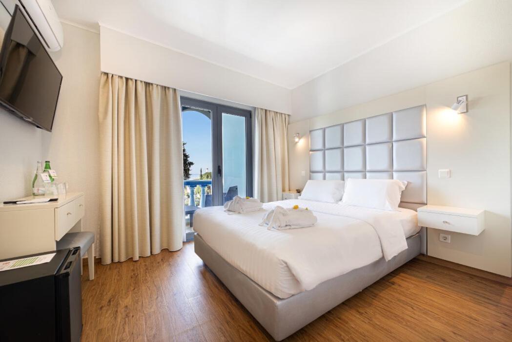 Deluxe Double Room with Sea View
