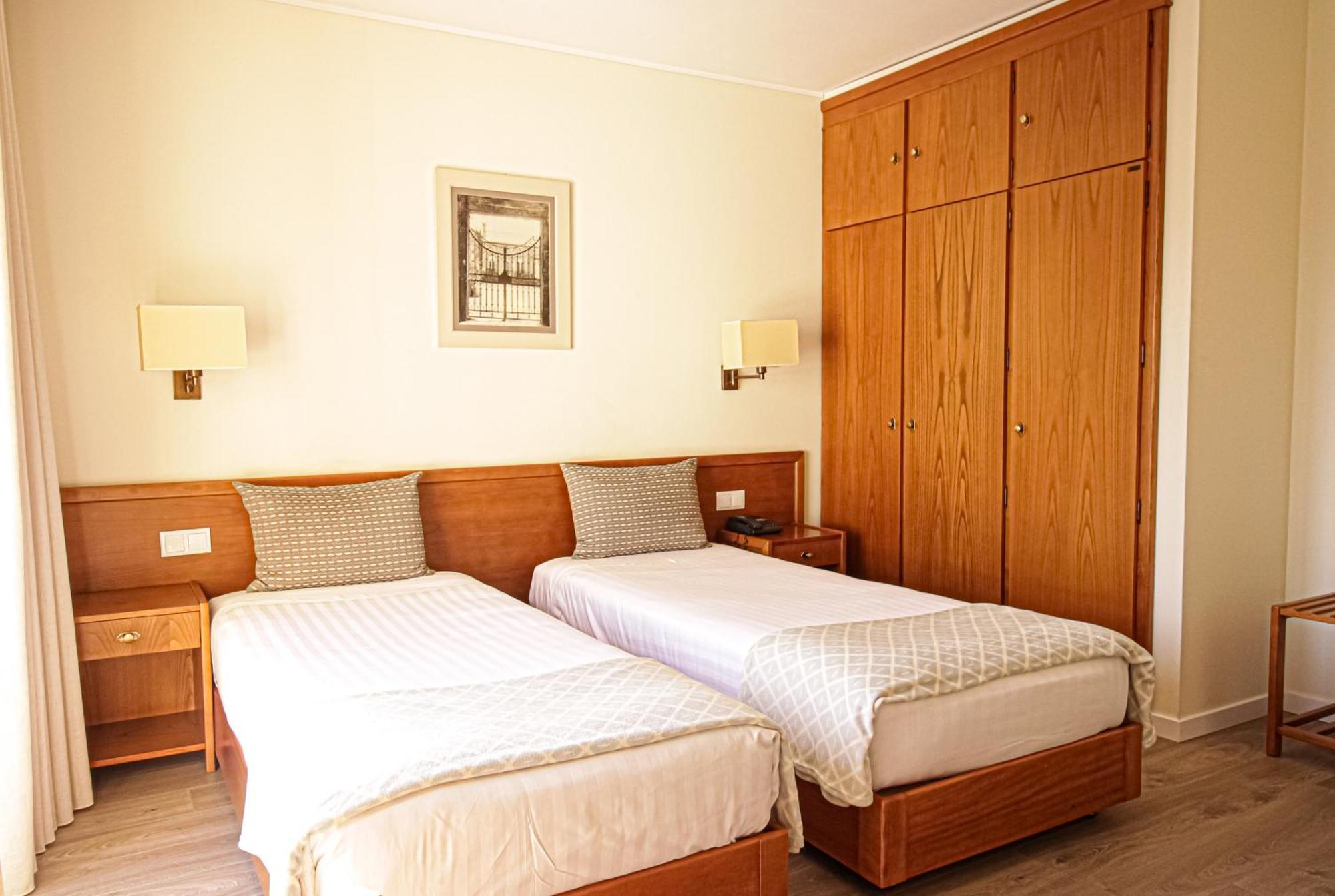 Quarto Twin Standard