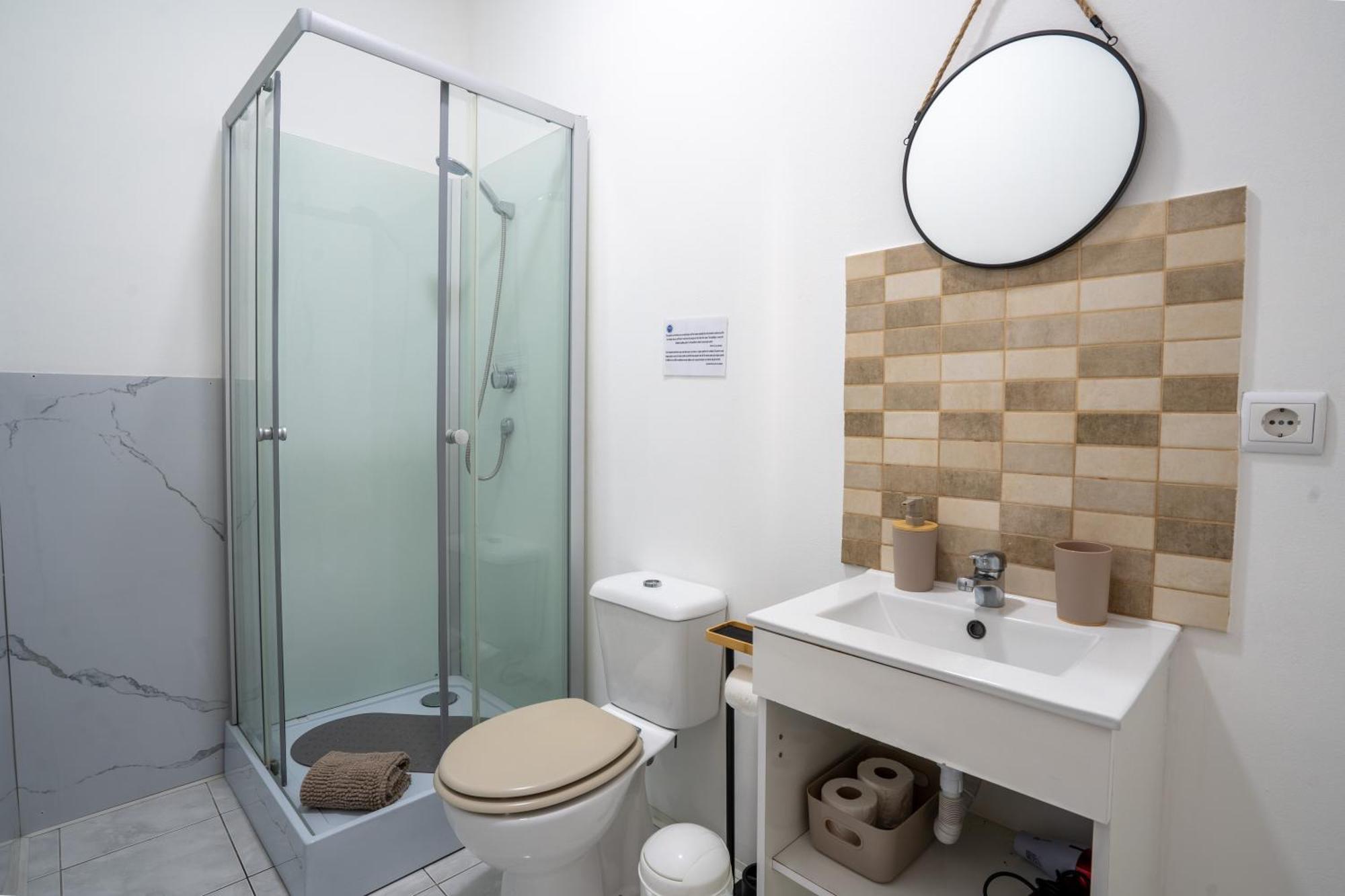 Double Room Private Bathroom
