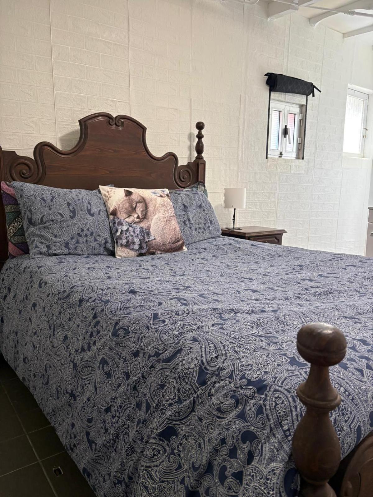 Double Room with Shared Bathroom