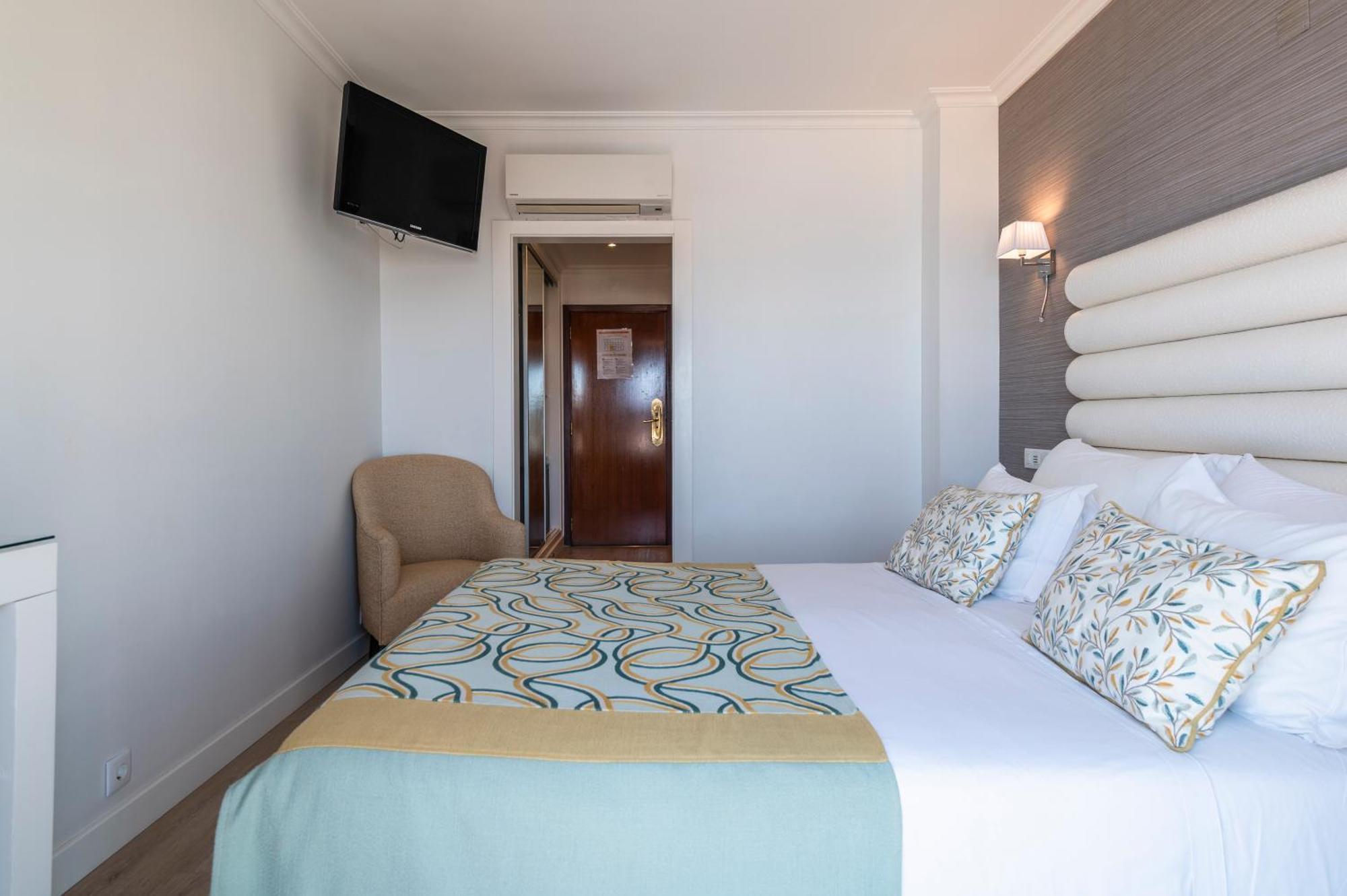 Doppelzimmer mit Meerblick und Balkon