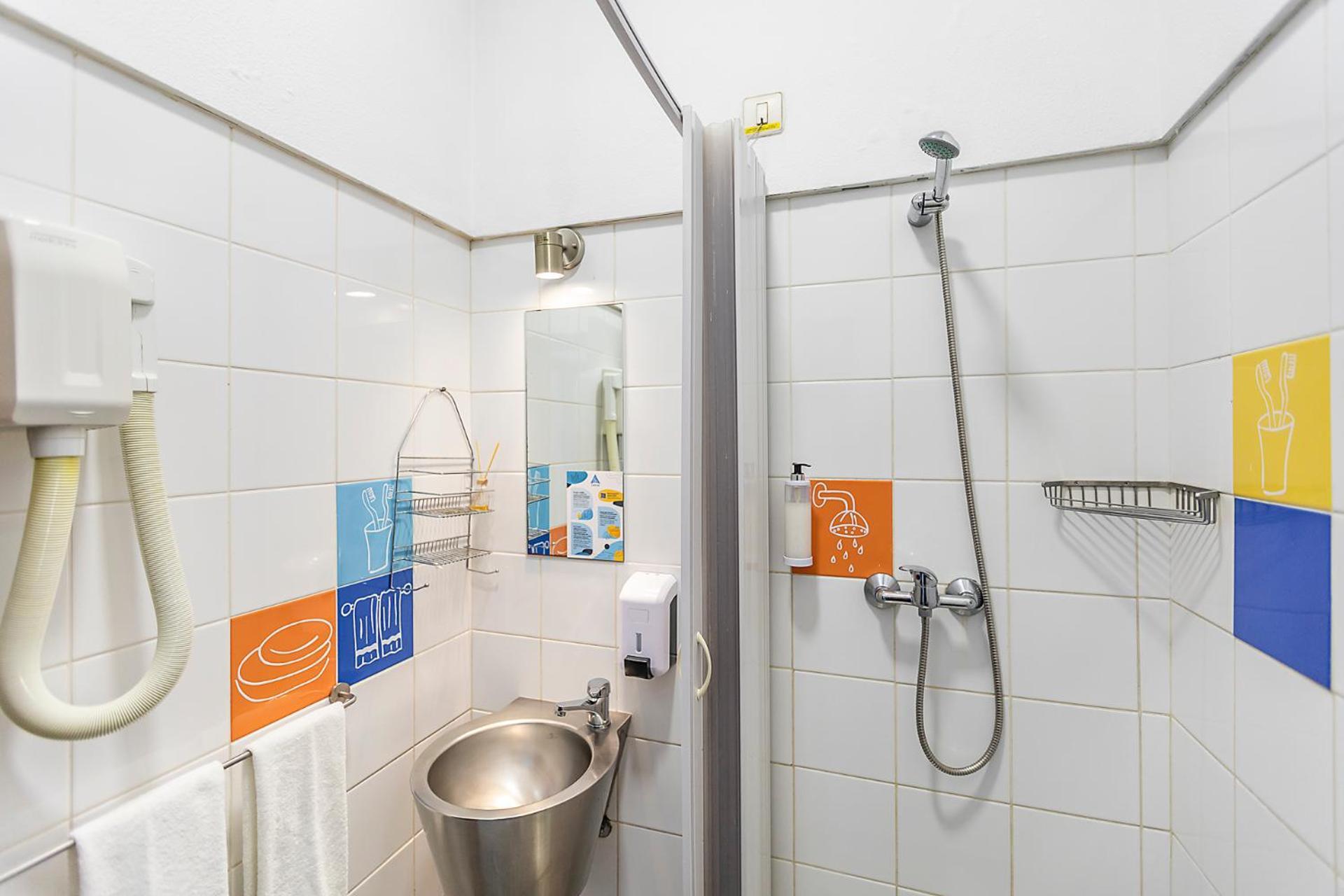 Habitación Cuádruple con baño privado