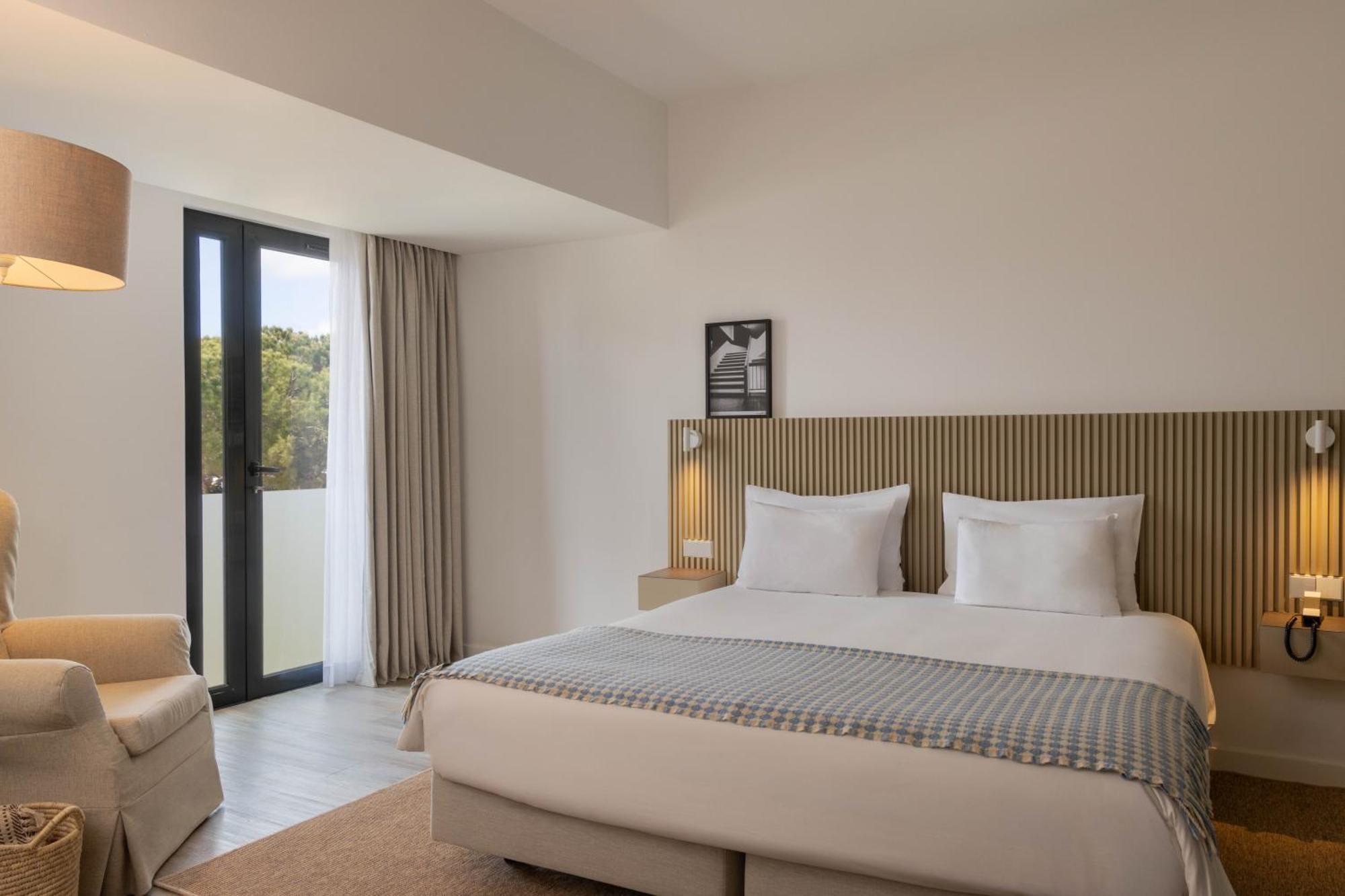 Double Room with Street View